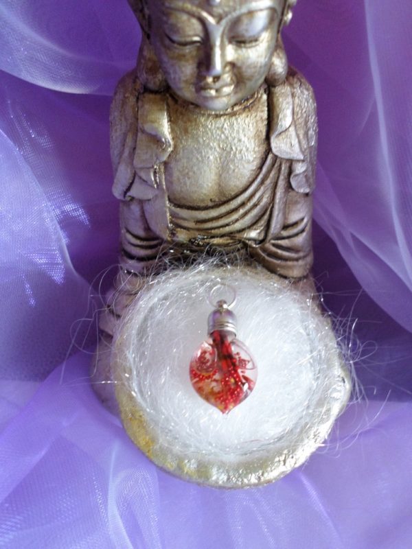 talisman magique chance pendentif talisman rouge bouddha